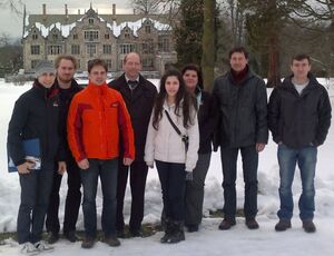 Maik Klotzbach, links und Christian Gesang 2.von links mit Jusos im Winter auf Altenstein