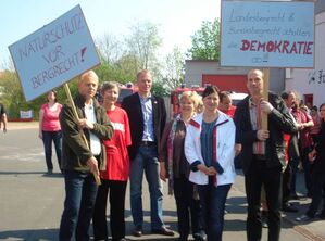 Demo für eine salzfreie Werra, links Klaus Rindschwentner, rechts Lutz Kromke