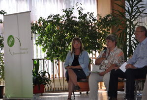 v.li.: Dr. J. Scheringer-Wright (Linke), Regine Kanis (SPD) und Stefan Baldus (Bauernverband)