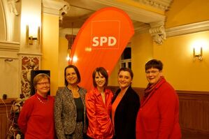 Melanie Pesch, Babette Winter, Irene Schlotter, Daniela Gruber und Birgit Green (v.li.)