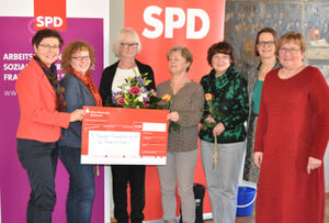 v. li.: Heike Taubert, Franziska Teichert, Undine Zachlot, Elke Lütz, Cornelia Huck, Dr. Babette Winter u. Iris Gleicke