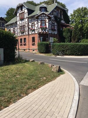 Gehweg endet am Gries in der Häselriether Straße
