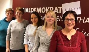 Dagmar Kloppfleisch, Sarah Schambach, Luisa Kloppfleisch, Andrea-Christina Roth und Ursula Schüller (v.re)
