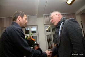 Ralf Pollmeier gratuliert Matthias Kehr