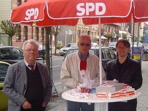 (v.l.) Klaus Schulze, Klaus Göbel und Michael Kruppe am Infostand