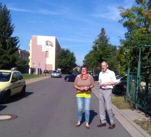 Dr. Werner Pidde und Frau Göring von der Verwalt.-Bau-GmbH