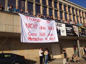 SPD-Banner am KUK: Nein zu Thügida, ja zu gesundem Menschenverstand und Willkommenskultur